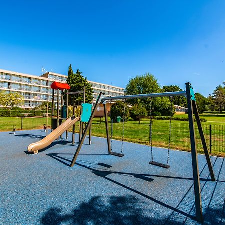 Arena Hotel Holiday Μεντουλίν Εξωτερικό φωτογραφία