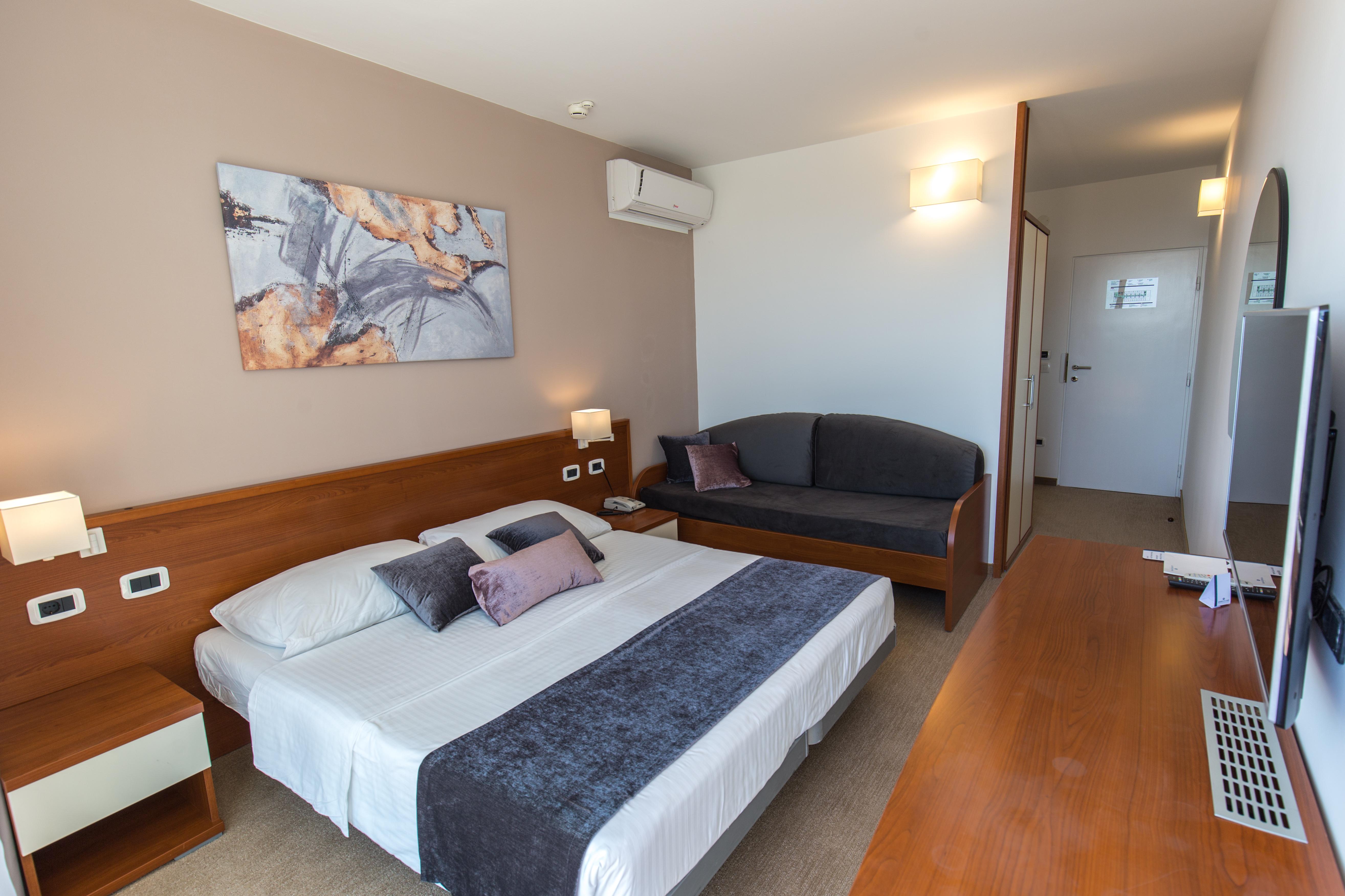 Arena Hotel Holiday Μεντουλίν Εξωτερικό φωτογραφία