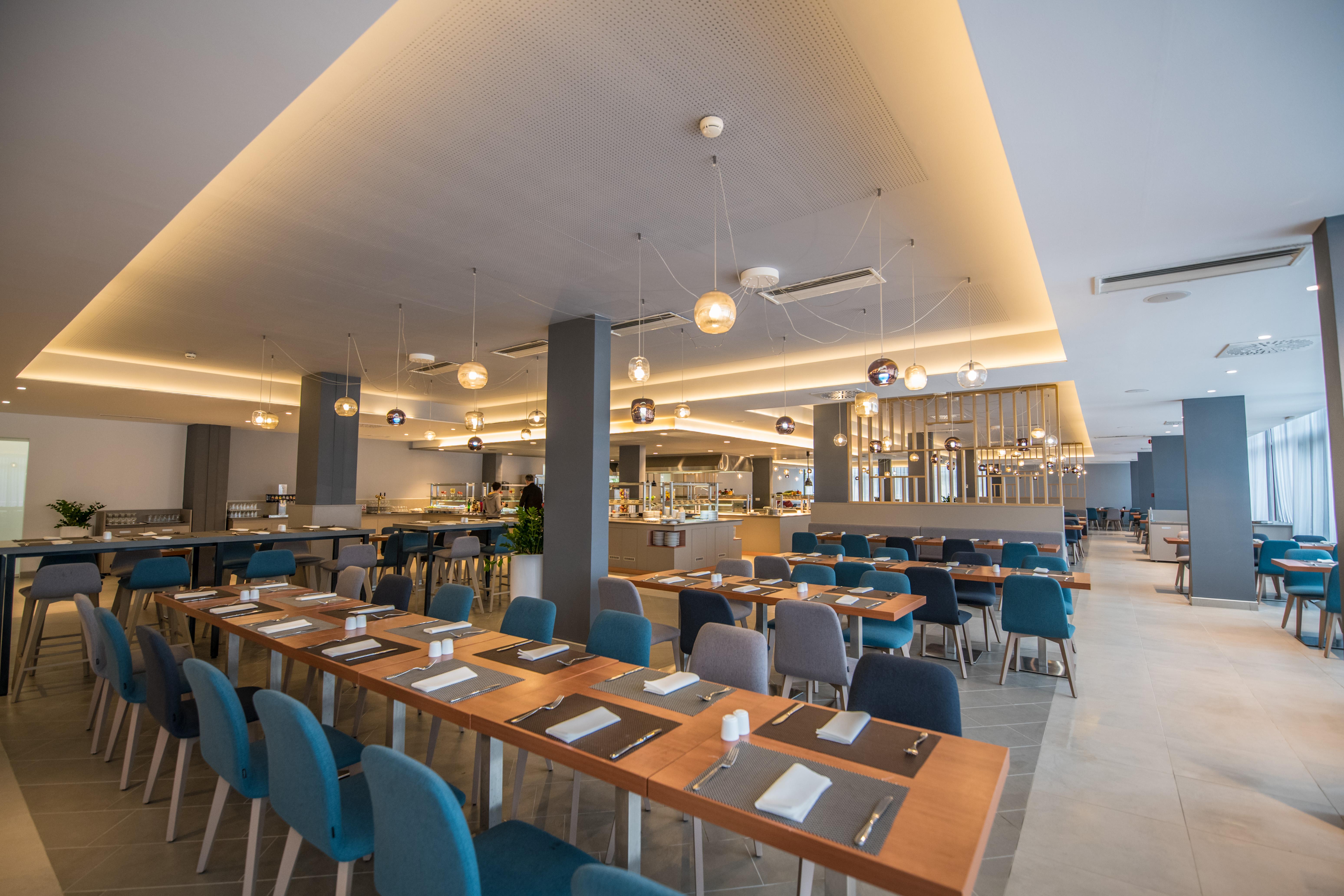 Arena Hotel Holiday Μεντουλίν Εξωτερικό φωτογραφία