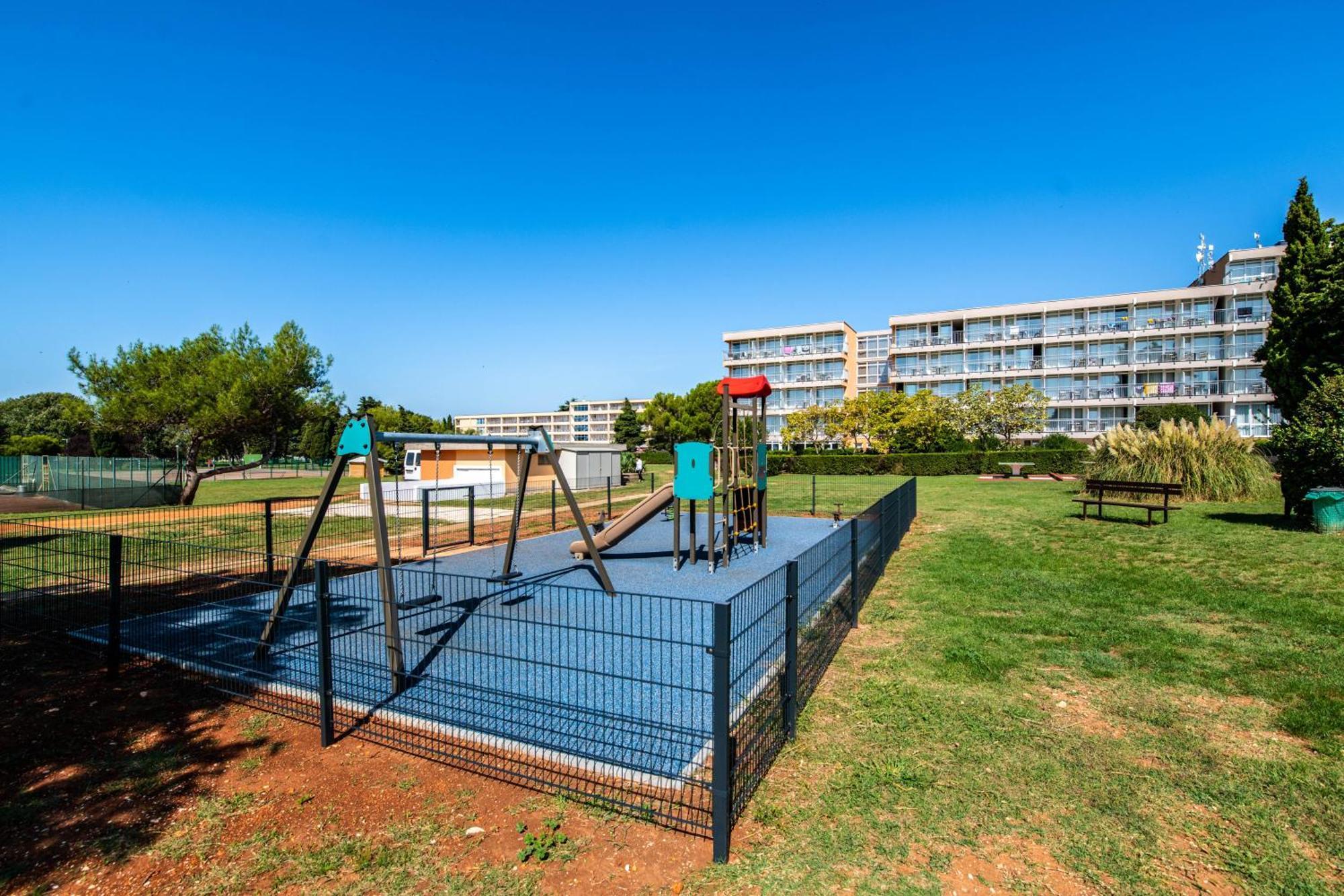 Arena Hotel Holiday Μεντουλίν Εξωτερικό φωτογραφία
