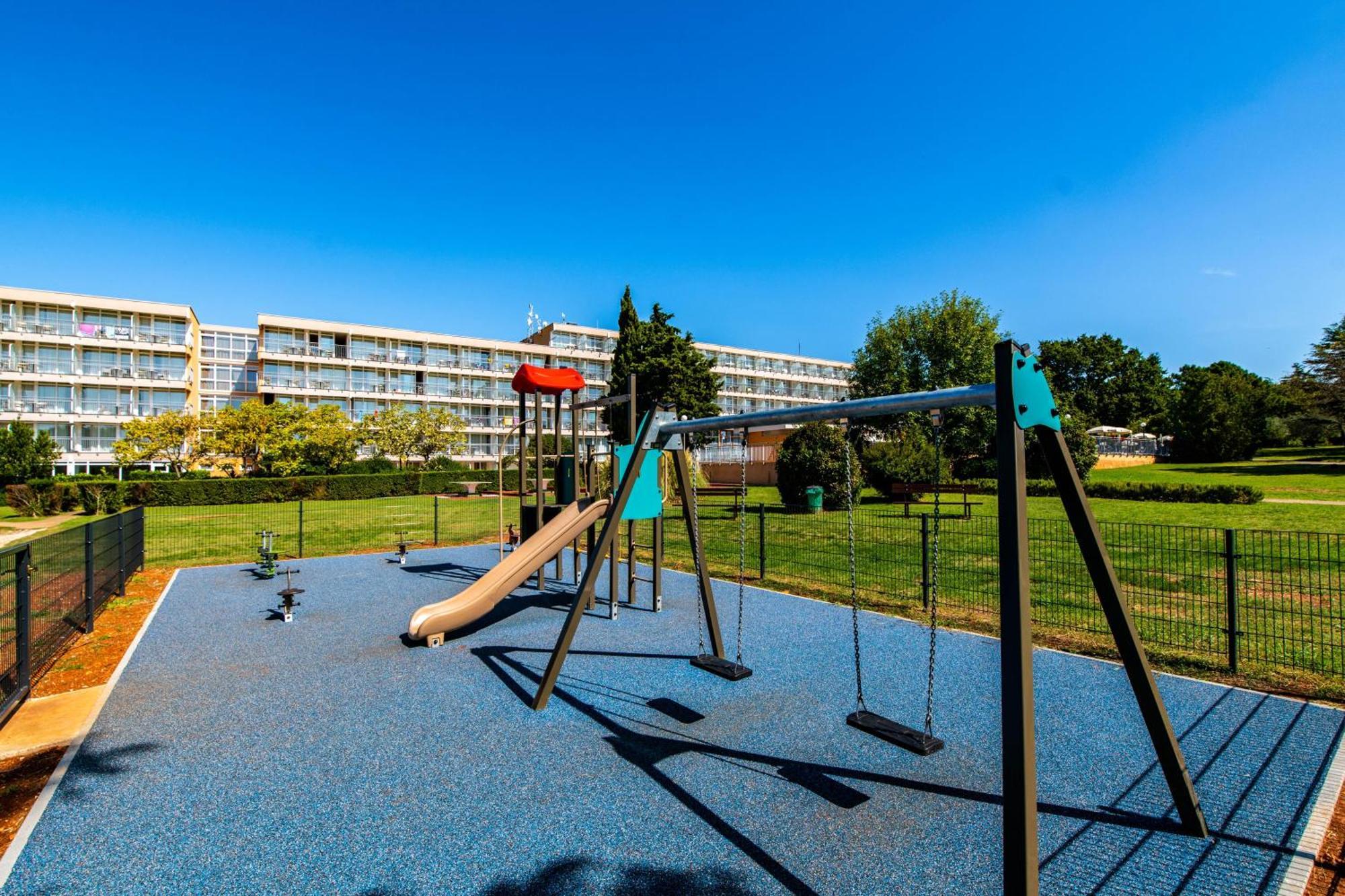 Arena Hotel Holiday Μεντουλίν Εξωτερικό φωτογραφία