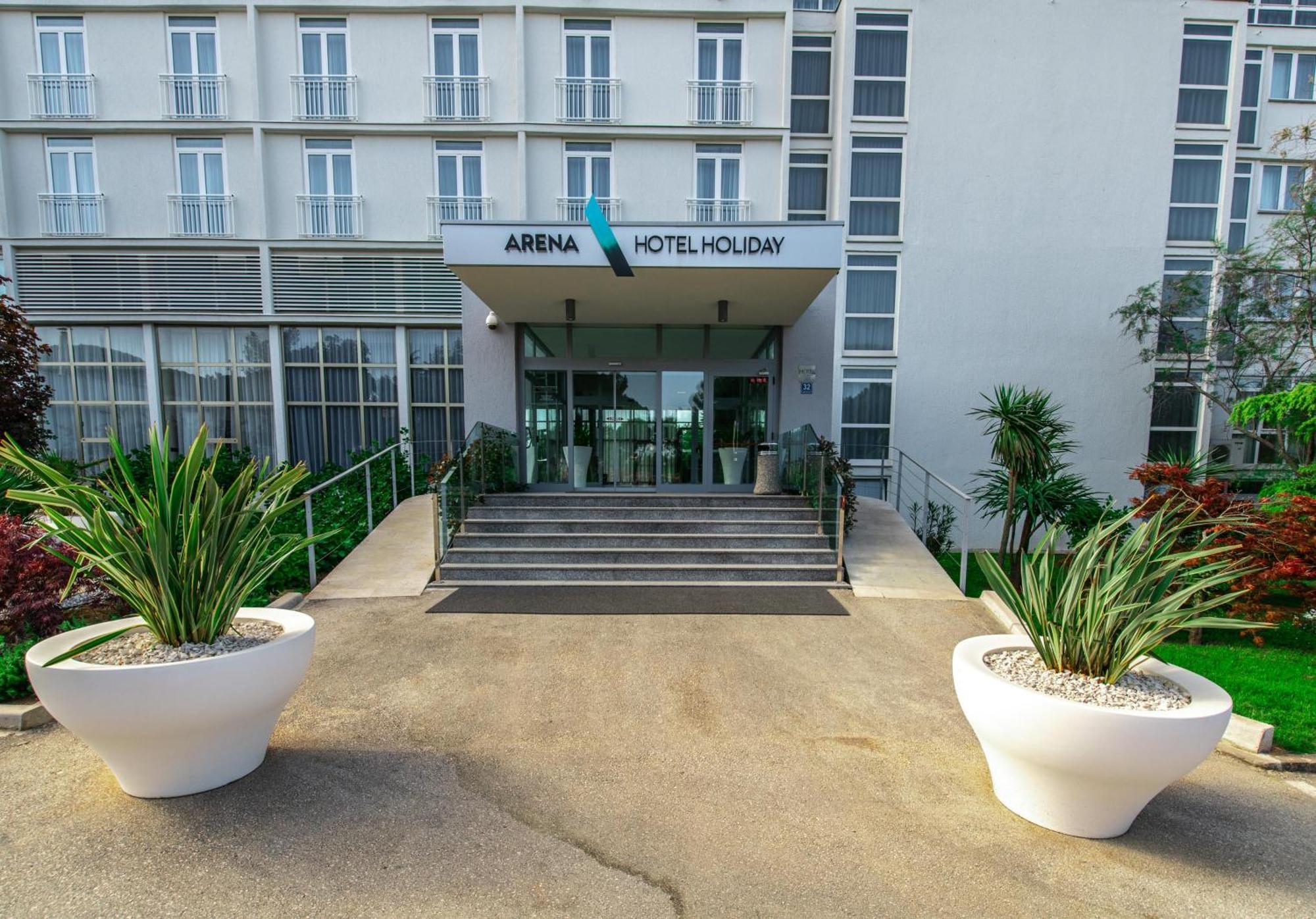 Arena Hotel Holiday Μεντουλίν Εξωτερικό φωτογραφία