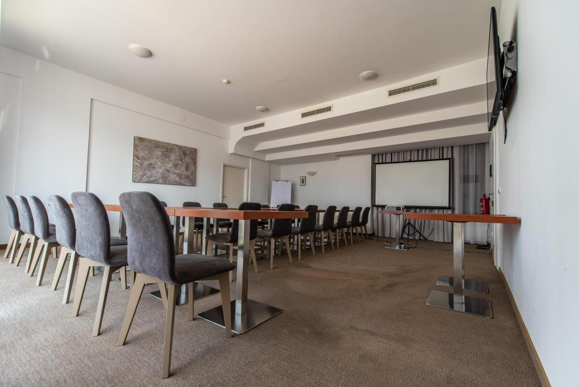 Arena Hotel Holiday Μεντουλίν Εξωτερικό φωτογραφία