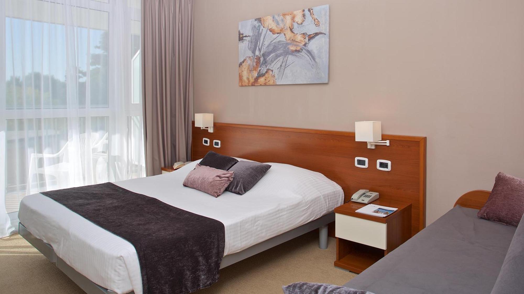 Arena Hotel Holiday Μεντουλίν Εξωτερικό φωτογραφία