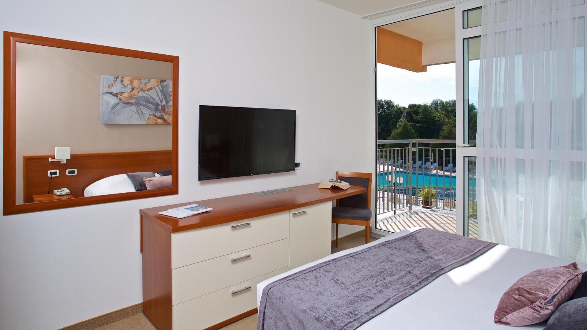 Arena Hotel Holiday Μεντουλίν Εξωτερικό φωτογραφία