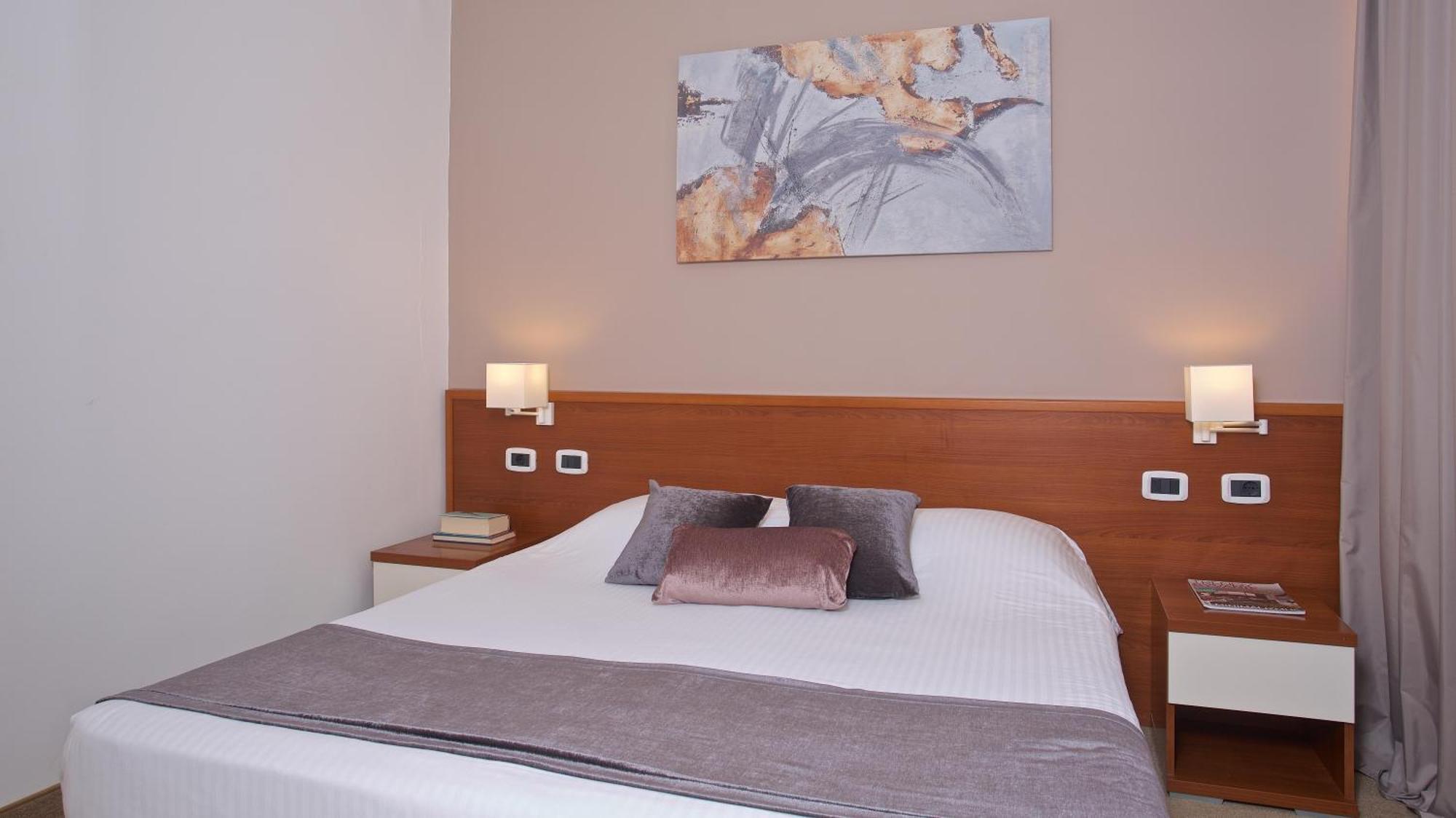 Arena Hotel Holiday Μεντουλίν Εξωτερικό φωτογραφία