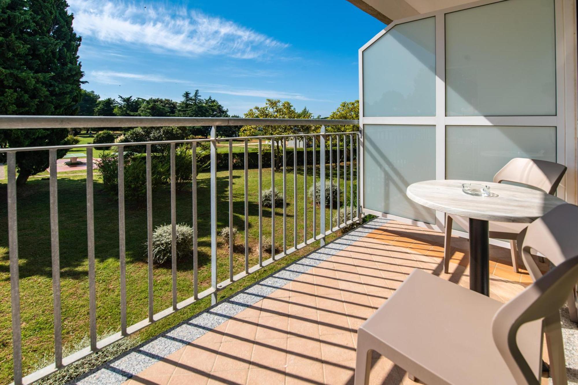 Arena Hotel Holiday Μεντουλίν Εξωτερικό φωτογραφία