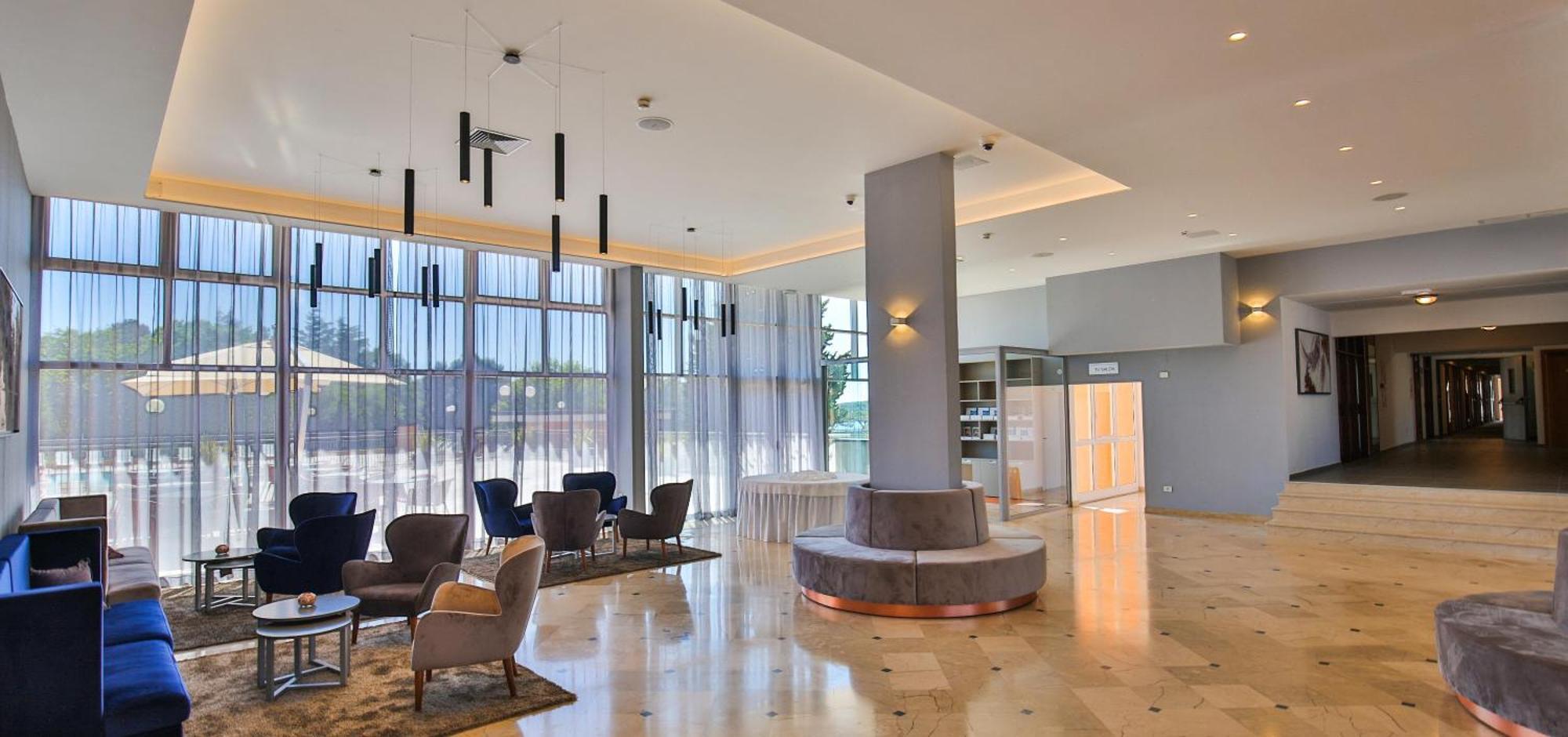 Arena Hotel Holiday Μεντουλίν Εξωτερικό φωτογραφία