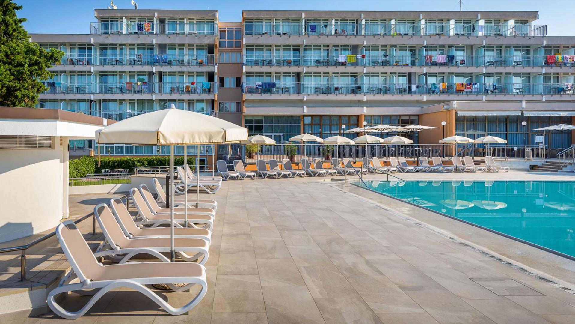 Arena Hotel Holiday Μεντουλίν Εξωτερικό φωτογραφία