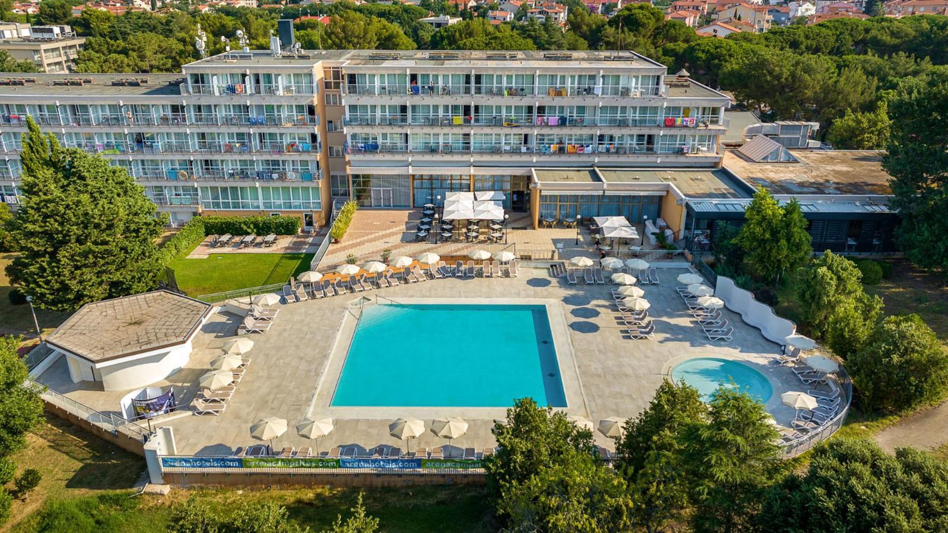 Arena Hotel Holiday Μεντουλίν Εξωτερικό φωτογραφία